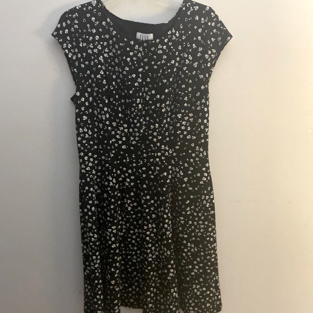 Elle black and white pullover swing dress